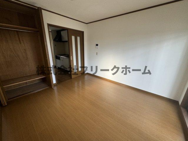 小金井市梶野町１丁目のアパートの居間・リビング