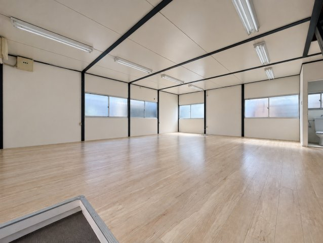 事務所にも使える戸建　長田区三番町2丁目　400万円の居間・リビング|1階ワンフロアです
リフォーム履歴浅めでとてもキレイです