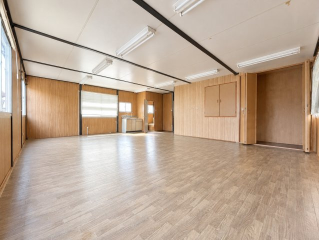事務所にも使える戸建　長田区三番町2丁目　400万円の居間・リビング|2階ワンフロアです
こちらもキレイでそのまま使えます