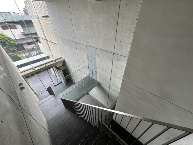 調布市上石原１丁目の賃貸マンションのロビー