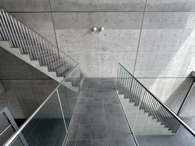 調布市上石原１丁目の賃貸マンションのロビー
