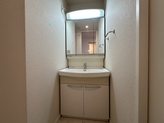 調布市上石原１丁目の賃貸マンションの洗面所