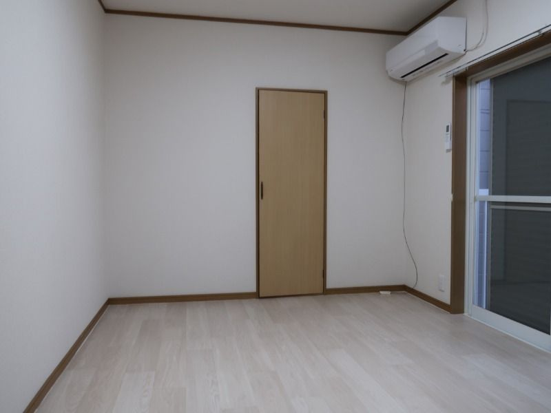ファミール仲村Bの居間・リビング