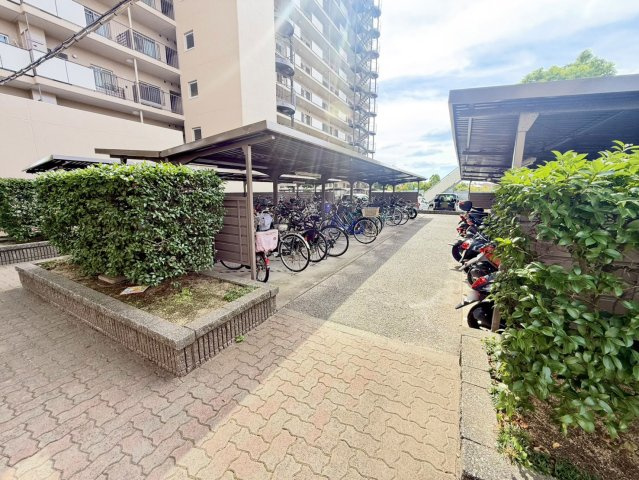 スクエア貝塚1番館の駐輪場