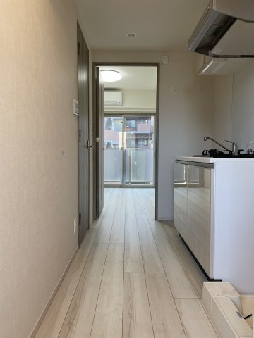 稲城市東長沼の賃貸マンションの内装|明るい室内です