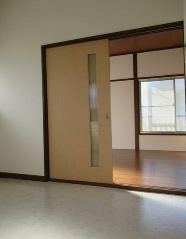 十日市場守屋ハイツの居間・リビング