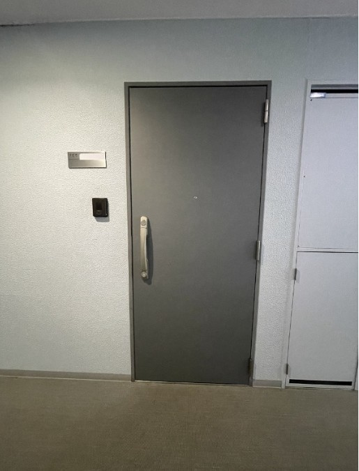 府中市矢崎町２丁目の賃貸マンションの玄関