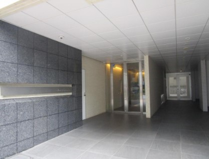 豊島区東池袋２丁目の賃貸マンションのエントランス