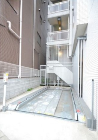 豊島区東池袋２丁目の賃貸マンションの駐車場