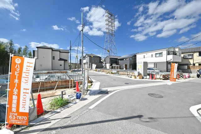 ハートフルタウン田能4丁目新築一戸建て│3LDK+駐車駐輪の外観|3000万円台から叶える、長期優良住宅の街。住民以外の通り抜けが少ない開発道路でお子様のおるご家庭にも嬉しい環境です。