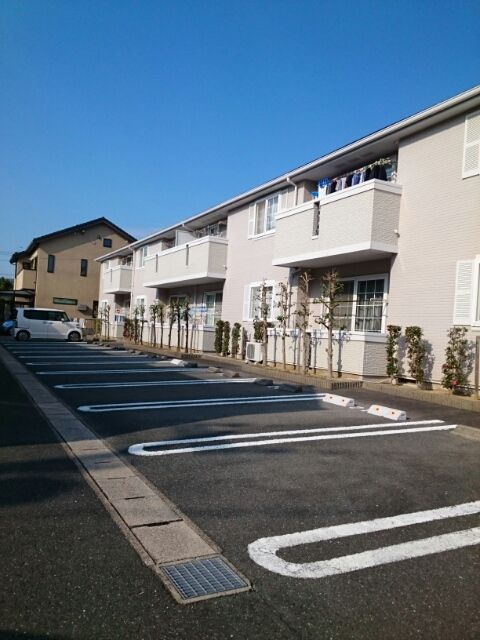 コンフォールY・T　Ⅱの駐車場