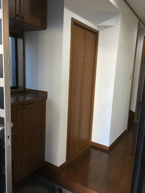 大森中戸建の玄関