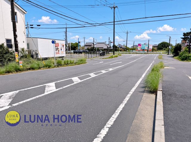 龍ケ崎市白羽第11　新築戸建　4号棟の前面道路含む現地写真