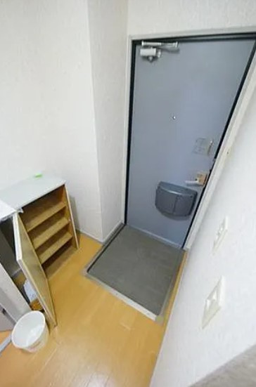 サンライフワタナベの玄関