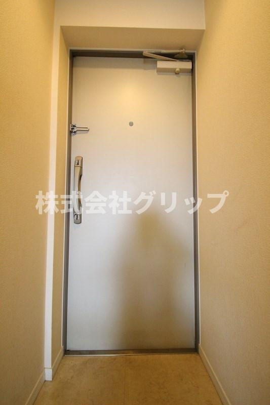 横浜市南区通町２丁目の賃貸マンションの玄関