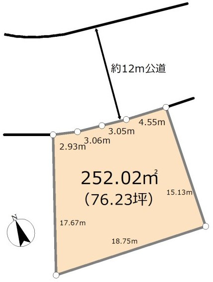 鳩山町鳩ヶ丘3丁目　古家付土地76坪の土地図|土地面積252.02㎡（76.23坪）。北側約12ｍの公道に約13ｍ接道した、ゆとりある敷地です。