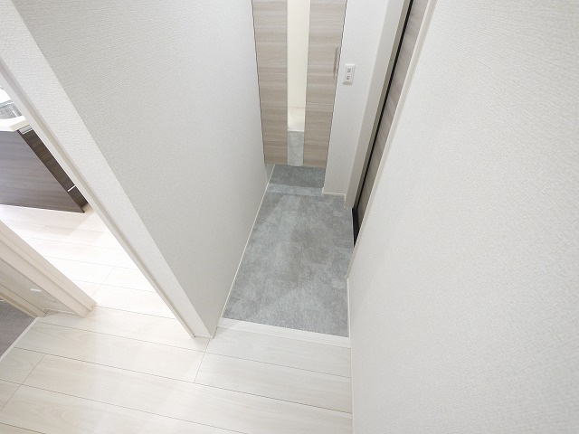 RETOLIA川原城町の玄関
