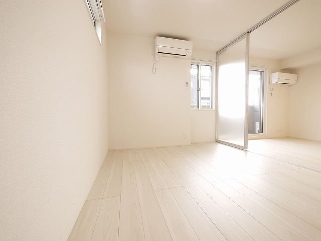 RETOLIA川原城町の洋室