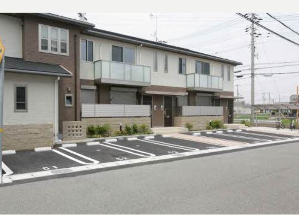 シャーメゾンみらいの駐車場