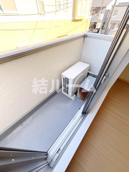 練馬区小竹町２丁目のアパートのバルコニー