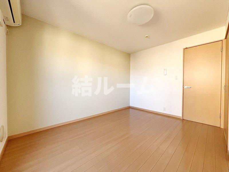練馬区小竹町２丁目のアパートの居間・リビング
