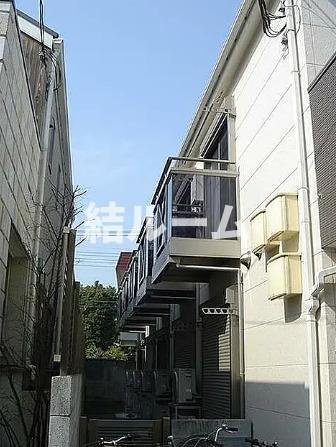 練馬区小竹町２丁目のアパートのエントランス
