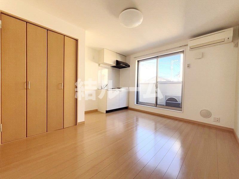 練馬区小竹町２丁目のアパートの居間・リビング