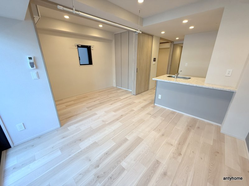 K-COURT谷町四丁目　仲介手数料無料の居間・リビング