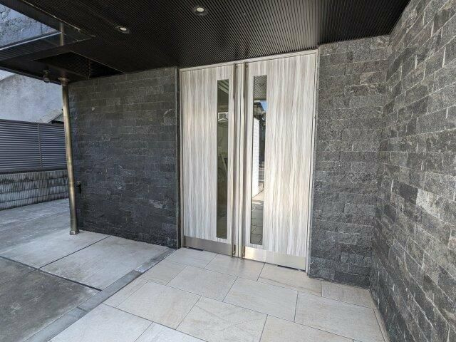 アリシアコート多摩川のエントランス