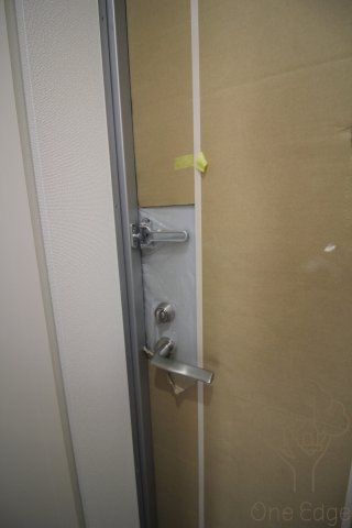ルーチェ南森町の玄関