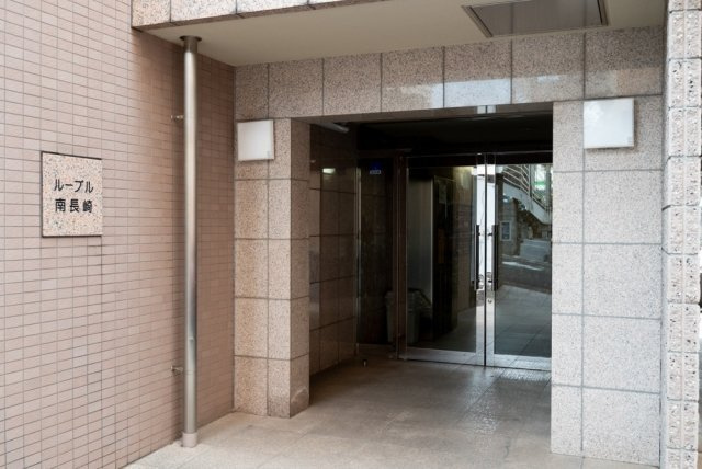 ルーブル南長崎のエントランス