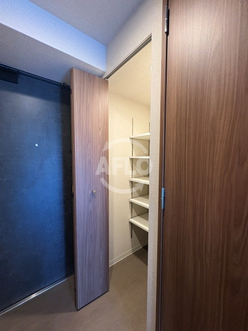 S-RESIDENCE阿波座chiaroの内装|S-RESIDENCE阿波座chiaro　シューズインクローゼット
