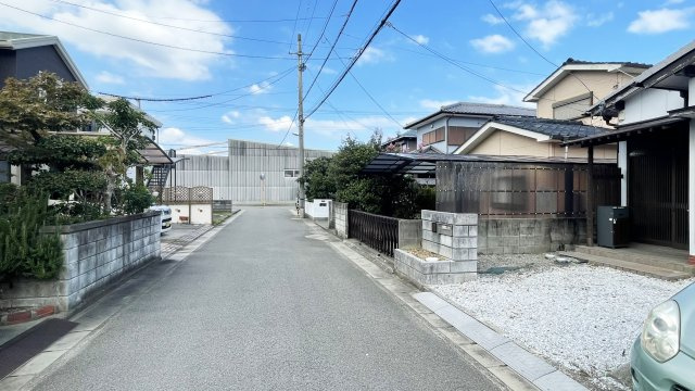 レトロメゾンの周辺