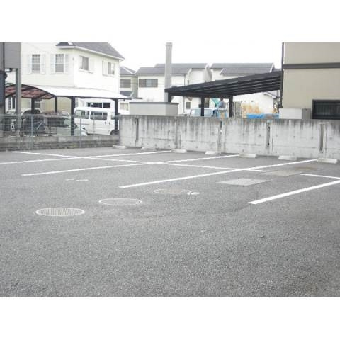 Mエスポワールの駐車場