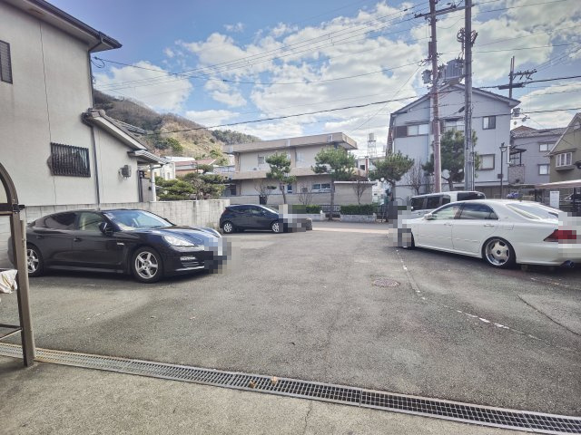 シャトレヴェールⅡの駐車場