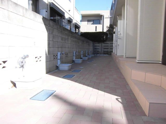 トライアーバン若林のエントランス