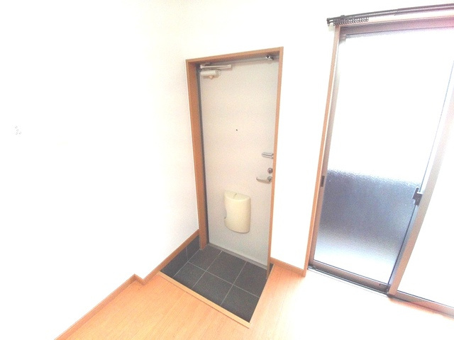 本山北町ハイツの玄関