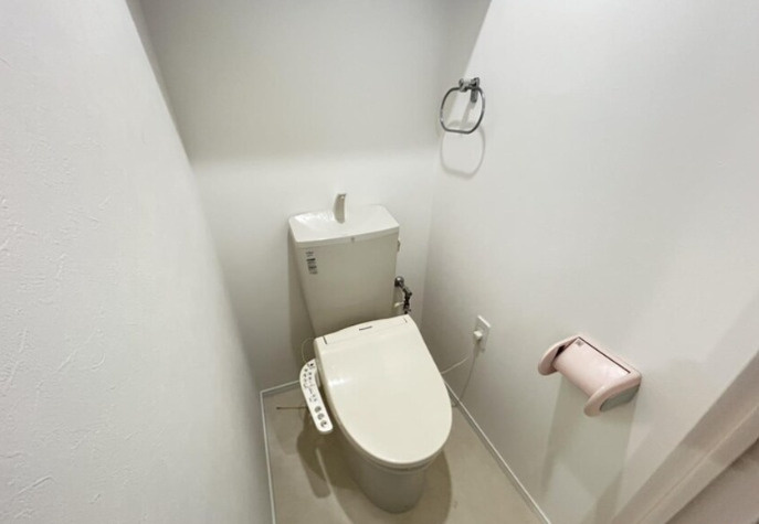 リファレンス久留米駅前のトイレ|快適な温水洗浄便座トイレです