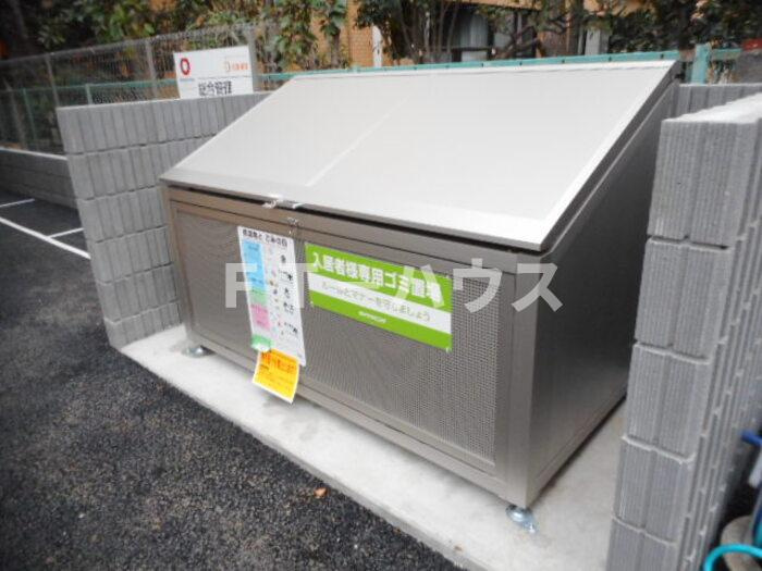 グレース八幡のその他共用部分|入居者様専用ゴミストッカー