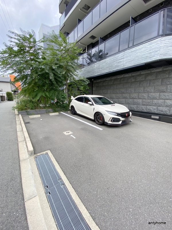 プレサンス大阪ゲートシティ 仲介手数料無料の駐車場
