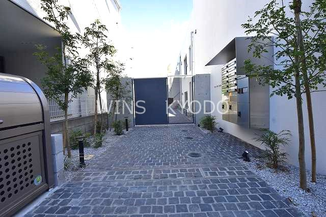 世田谷区桜丘１丁目の賃貸マンションのエントランス