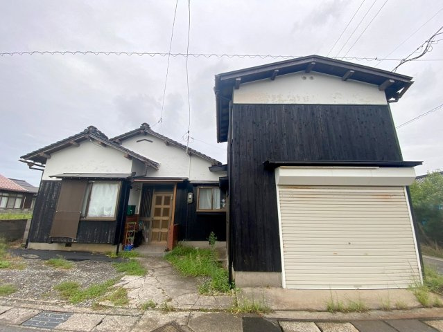 境港市中野町収益戸建の外観