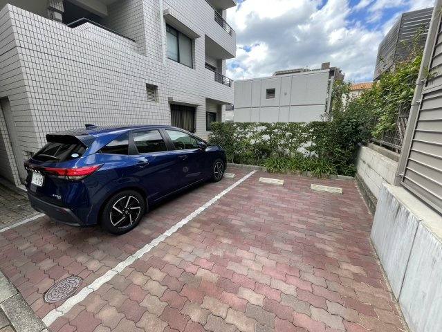 パークハイム甲子園口の駐車場