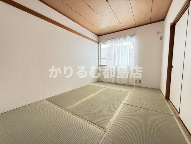 フジ京橋ハイツの居間・リビング