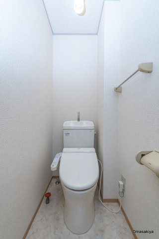 グランドール南沖Bのトイレ|トイレ　ウォシュレット付き