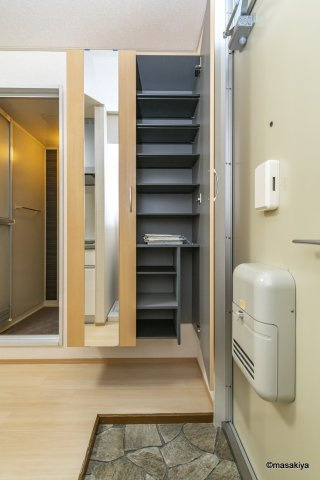 グランドール南沖Bの玄関|下駄箱
