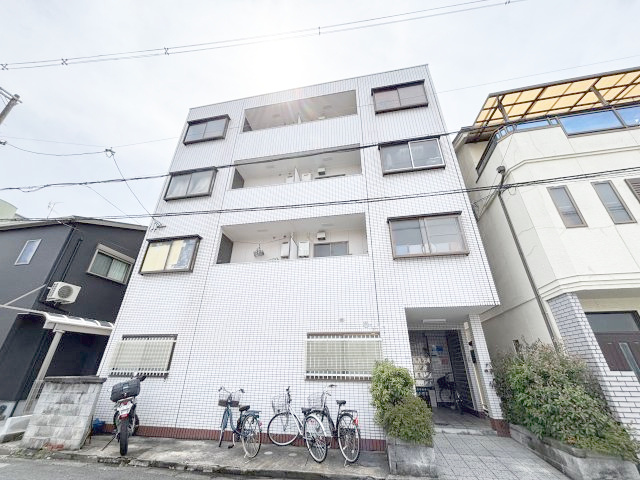 パーソナル18番館の外観