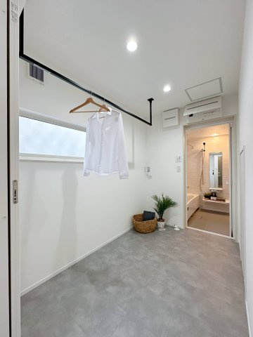 安佐南区伴東２丁目の洗面所|脱衣所兼ランドリールーム☆
