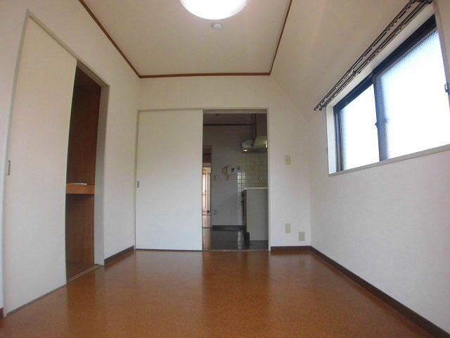世田谷区経堂５丁目の賃貸マンションの居間・リビング|解放感のある使いやすそうなリビング！