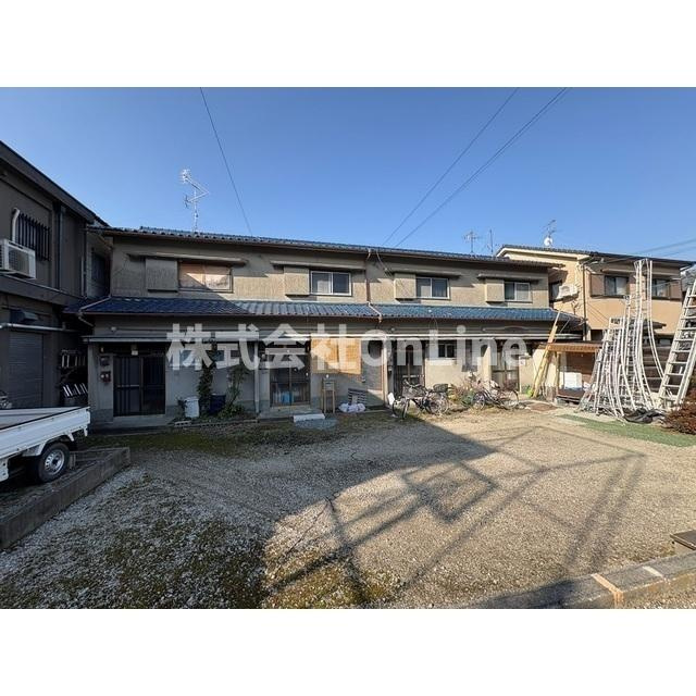 八尾市大字山畑のテラスの外観